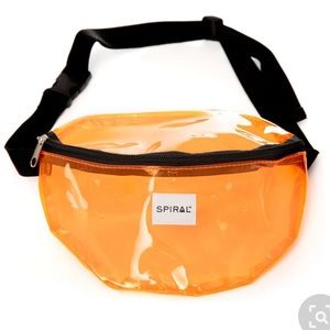 Brand new spiral fanny pack in orange from IHR 🧡